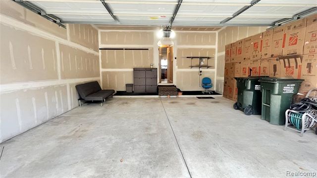 1838 S Mackwood Road, Rochester Hills, MI 48307