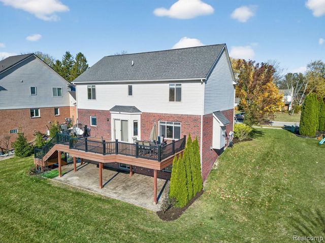 1838 S Mackwood Road, Rochester Hills, MI 48307