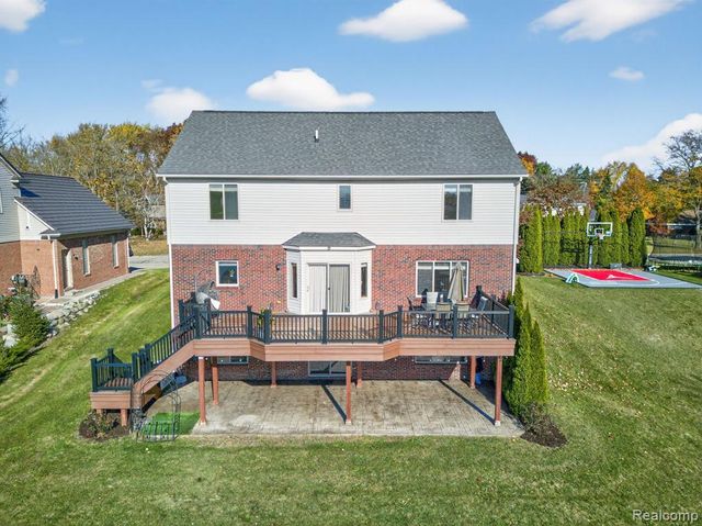 1838 S Mackwood Road, Rochester Hills, MI 48307