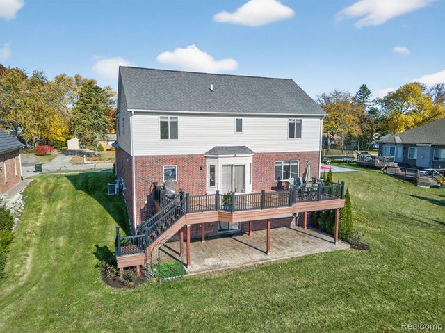 1838 S Mackwood Road, Rochester Hills, MI 48307