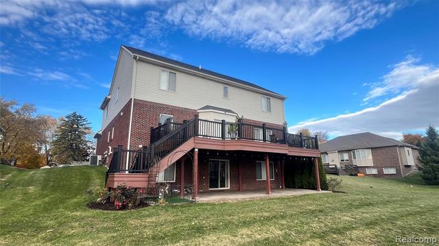 1838 S Mackwood Road, Rochester Hills, MI 48307