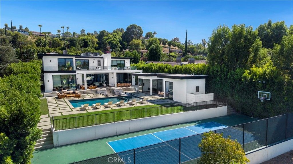 4940 Brewster Drive, Tarzana, CA 91356 — photo 3