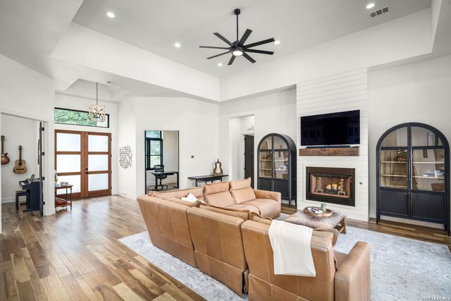 1235 ACE TRL, New Braunfels, TX 78132