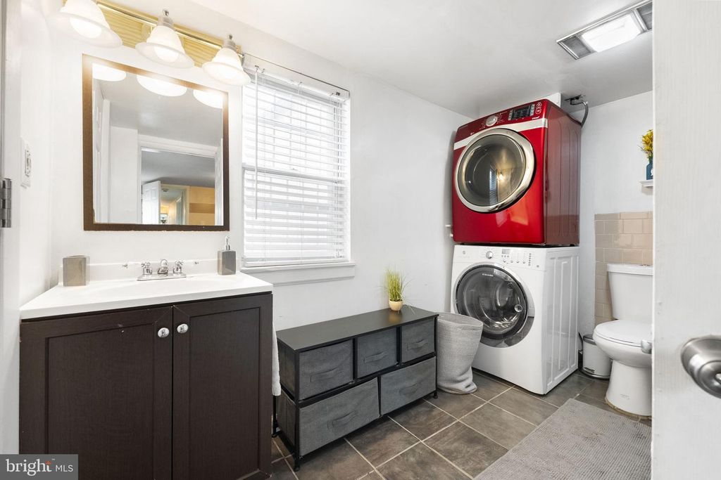 Image 13 of property listing at 1616 EASTERN AVE, Baltimore, MD 21231