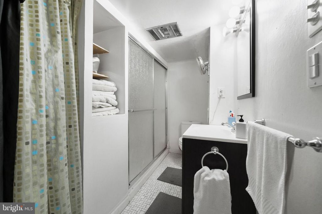 Image 29 of property listing at 1616 EASTERN AVE, Baltimore, MD 21231