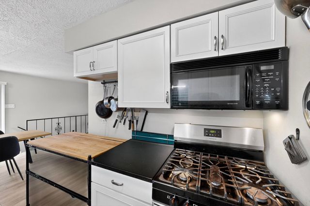 8333 COMANCHE Road NE 16-D, Albuquerque, NM 87110