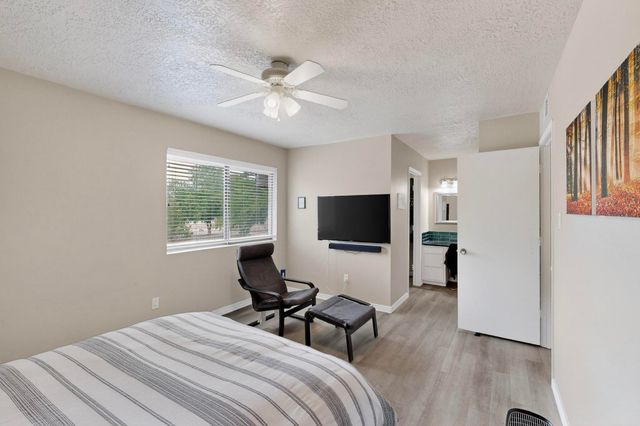 8333 COMANCHE Road NE 16-D, Albuquerque, NM 87110