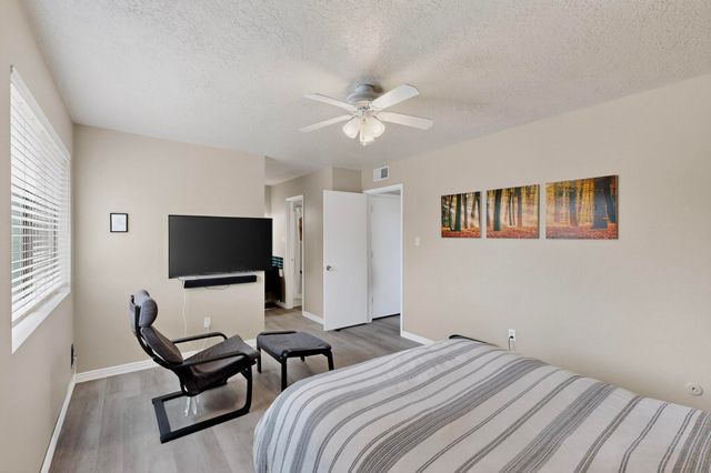 8333 COMANCHE Road NE 16-D, Albuquerque, NM 87110