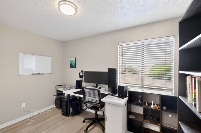 8333 COMANCHE Road NE 16-D, Albuquerque, NM 87110