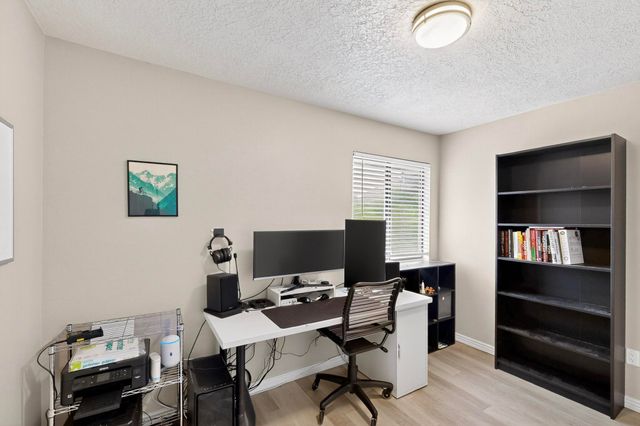 8333 COMANCHE Road NE 16-D, Albuquerque, NM 87110