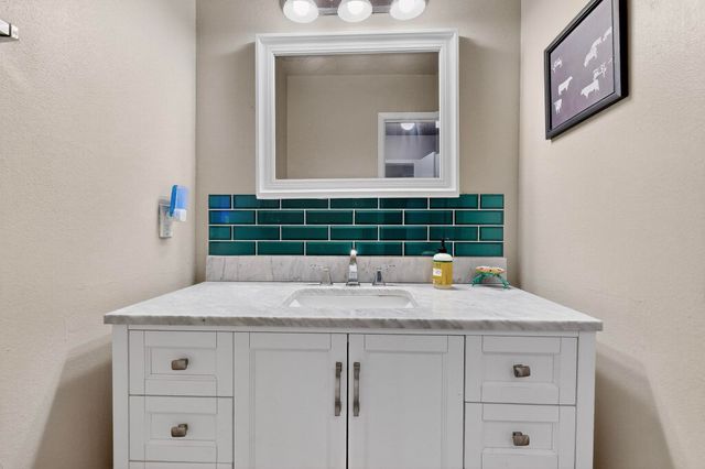 8333 COMANCHE Road NE 16-D, Albuquerque, NM 87110