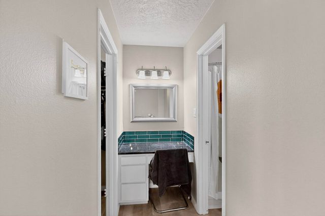 8333 COMANCHE Road NE 16-D, Albuquerque, NM 87110