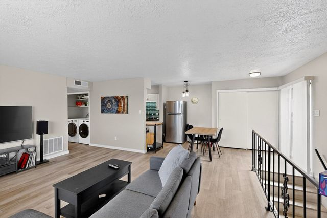 8333 COMANCHE Road NE 16-D, Albuquerque, NM 87110