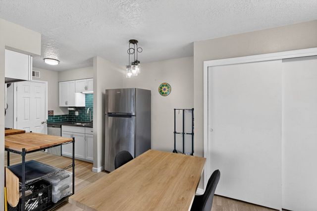 8333 COMANCHE Road NE 16-D, Albuquerque, NM 87110