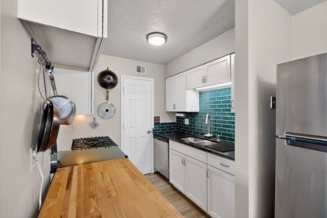 8333 COMANCHE Road NE 16-D, Albuquerque, NM 87110