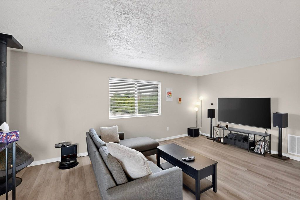 8333 COMANCHE Road NE 16-D, Albuquerque, NM 87110