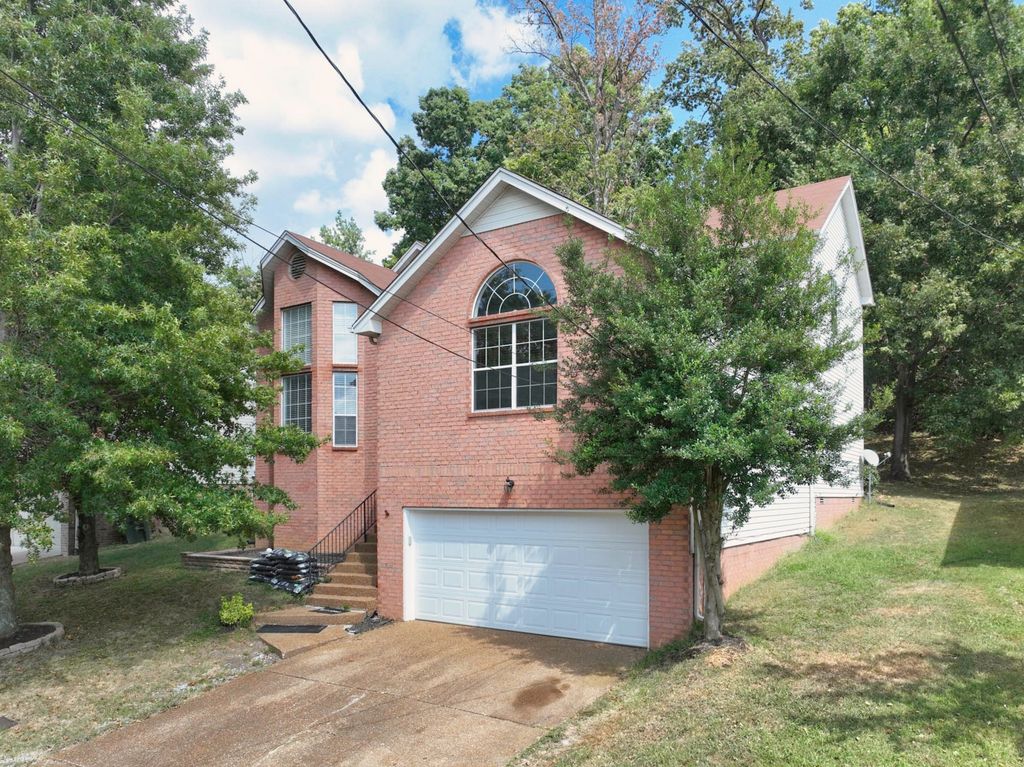 3465 Cobble St, Nashville, TN 37211