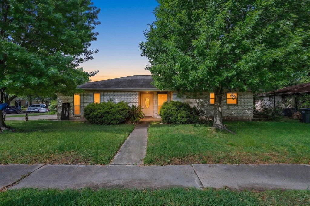 15303 Tonya Drive, Houston, TX 77060