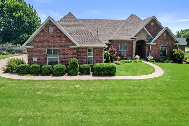 325 Whitcliff Drive, Cave Springs, AR 72718