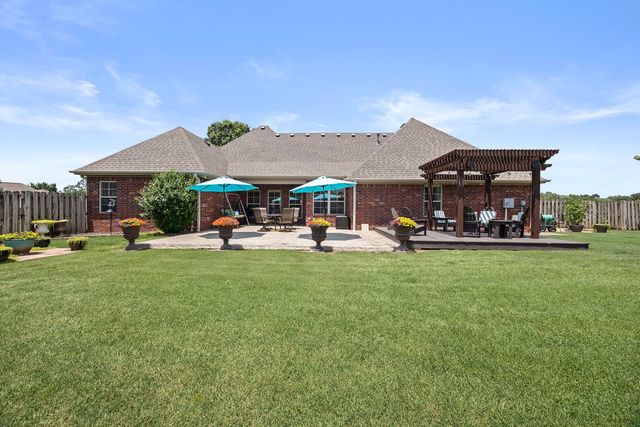 325 Whitcliff Drive, Cave Springs, AR 72718