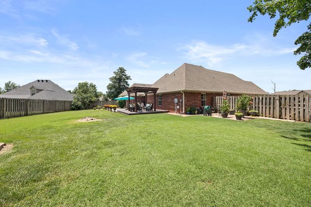 325 Whitcliff Drive, Cave Springs, AR 72718