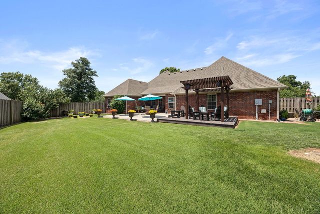 325 Whitcliff Drive, Cave Springs, AR 72718