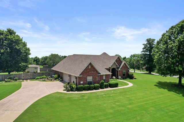 325 Whitcliff Drive, Cave Springs, AR 72718