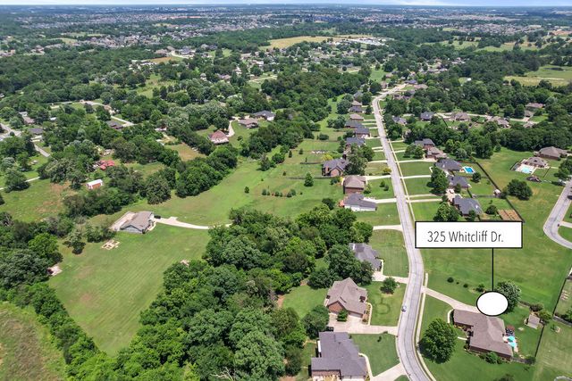 325 Whitcliff Drive, Cave Springs, AR 72718