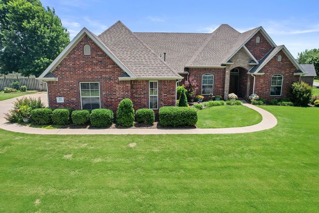 325 Whitcliff Drive, Cave Springs, AR 72718
