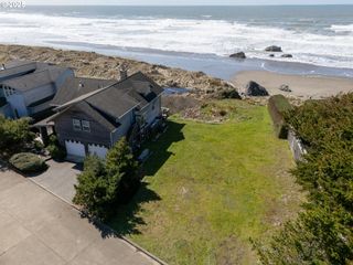 WHALE WATCH Way 602, Bandon, OR 97411