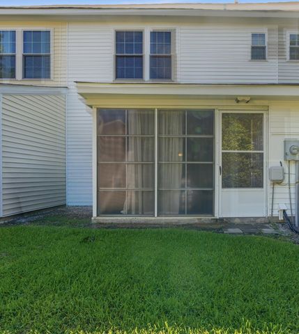 7961 Shadow Oak Drive, North Charleston, SC 29406