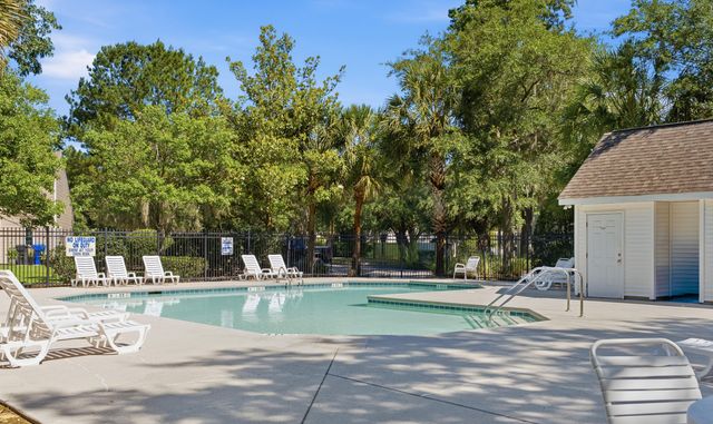 7961 Shadow Oak Drive, North Charleston, SC 29406
