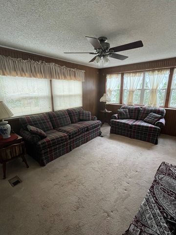 22 Leisure Woods Circle, Hiawassee, GA 30546