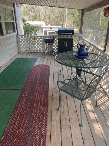 22 Leisure Woods Circle, Hiawassee, GA 30546