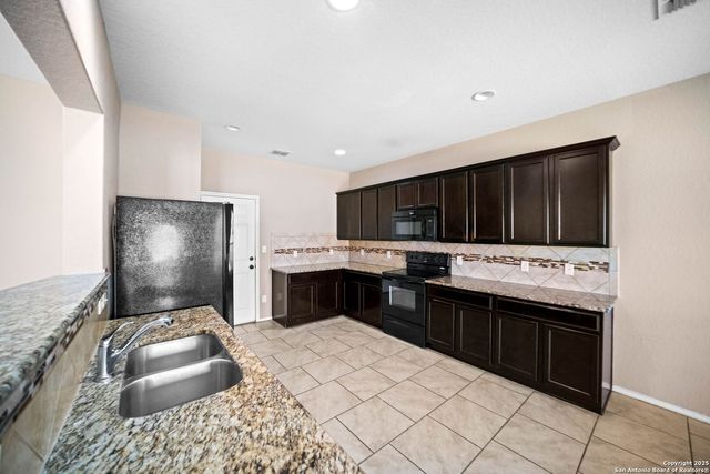 445 Auburn Park, Schertz, TX 78154