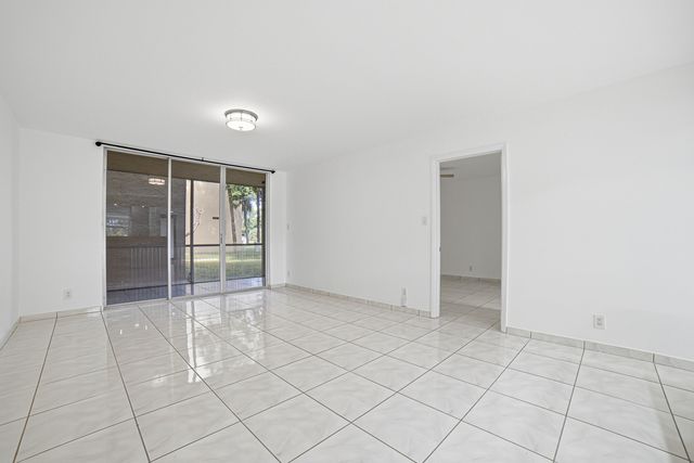 3121 NW 47TH Avenue 109, Lauderdale Lakes, FL 33319
