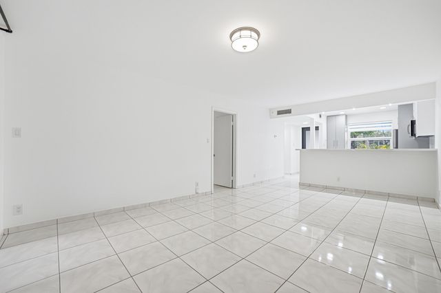 3121 NW 47TH Avenue 109, Lauderdale Lakes, FL 33319