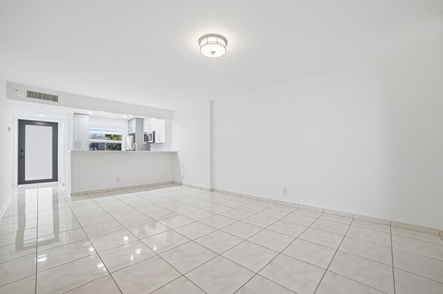 3121 NW 47TH Avenue 109, Lauderdale Lakes, FL 33319