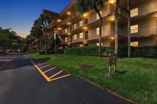 3121 NW 47TH Avenue 109, Lauderdale Lakes, FL 33319