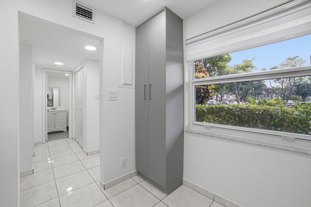 3121 NW 47TH Avenue 109, Lauderdale Lakes, FL 33319