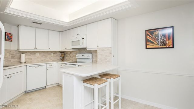 2711 Citrus Lake DR F202, Naples, FL 34109