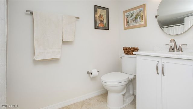 2711 Citrus Lake DR F202, Naples, FL 34109