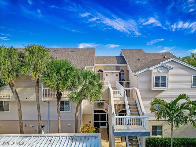 2711 Citrus Lake DR F202, Naples, FL 34109