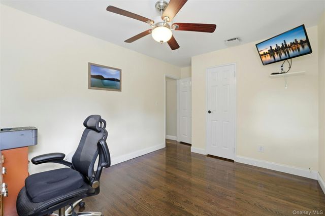 5 Pine Hill Lane, Dix Hills, NY 11746