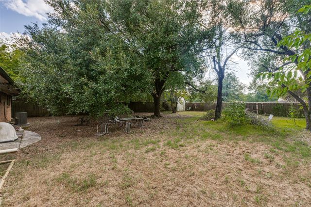 425 Lybrand Street, Wills Point, TX 75169