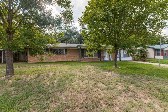 425 Lybrand Street, Wills Point, TX 75169