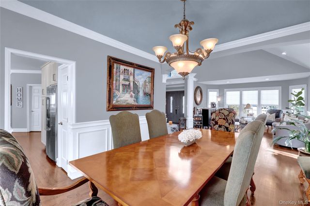 5 Frost Valley Road, Mount Sinai, NY 11766