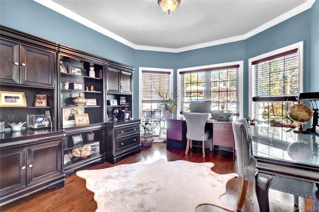 5 Frost Valley Road, Mount Sinai, NY 11766