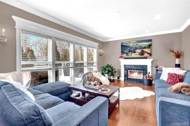 5 Frost Valley Road, Mount Sinai, NY 11766