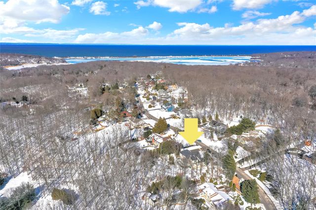 5 Frost Valley Road, Mount Sinai, NY 11766